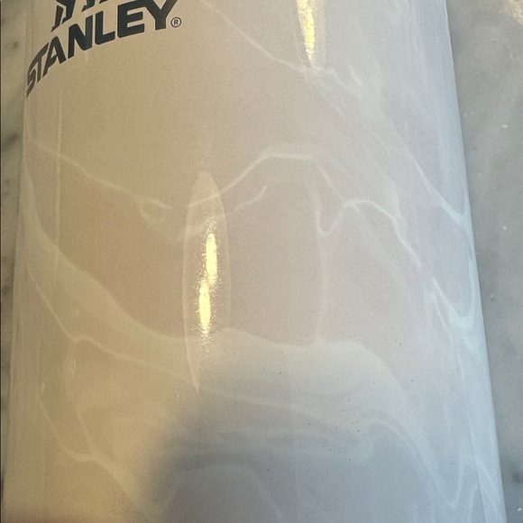 Stanley The Iceflow Tumbler with Flip Straw 40 oz nwt $50 Calcite Calcutta - Picture 7 of 7